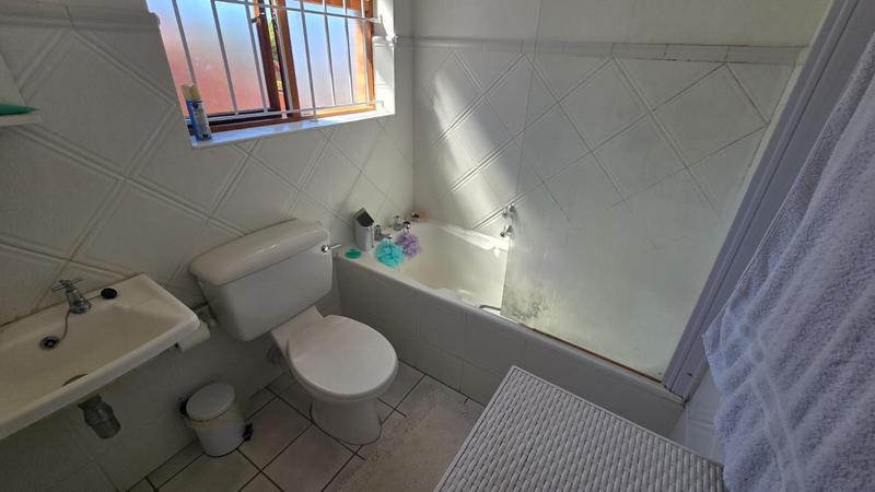 3 Bedroom Property for Sale in Die Wingerd Western Cape